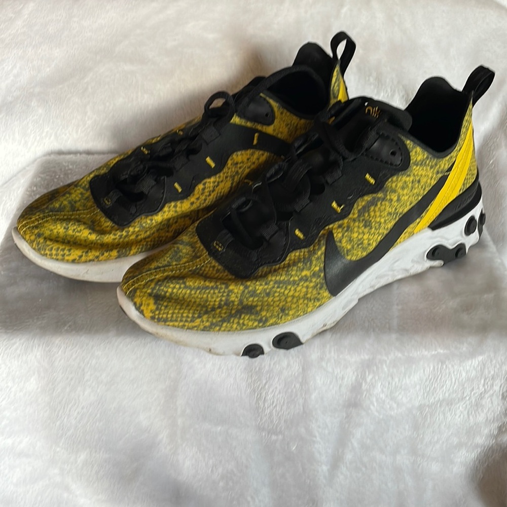 Nike Women's React Element 55 Speed Yellow Sneakers.